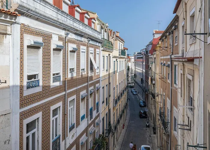 Condessa 2bdr Duplex By Lovelystay