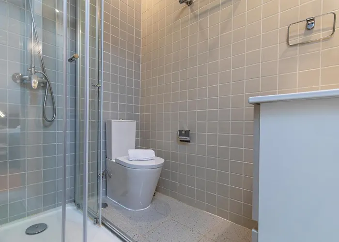 Condessa 2bdr Duplex By Lovelystay *