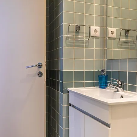 Condessa 2bdr Duplex By Lovelystay Lisboa